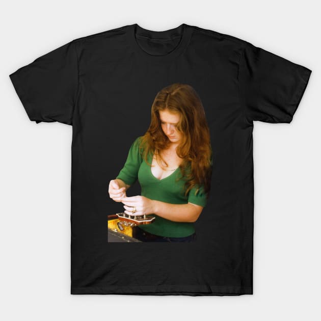 Bonnie Raitt light T-Shirt by CoolMomBiz